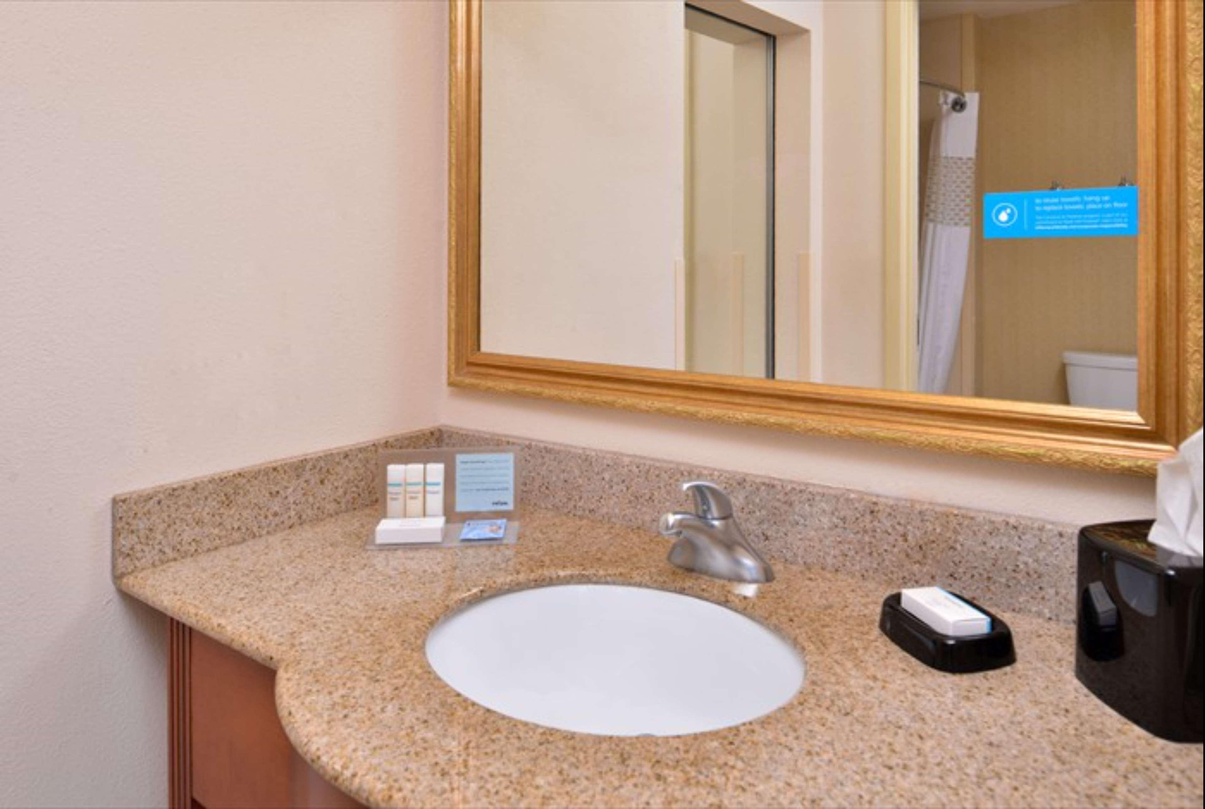 Hampton Inn & Suites Richmond Ngoại thất bức ảnh