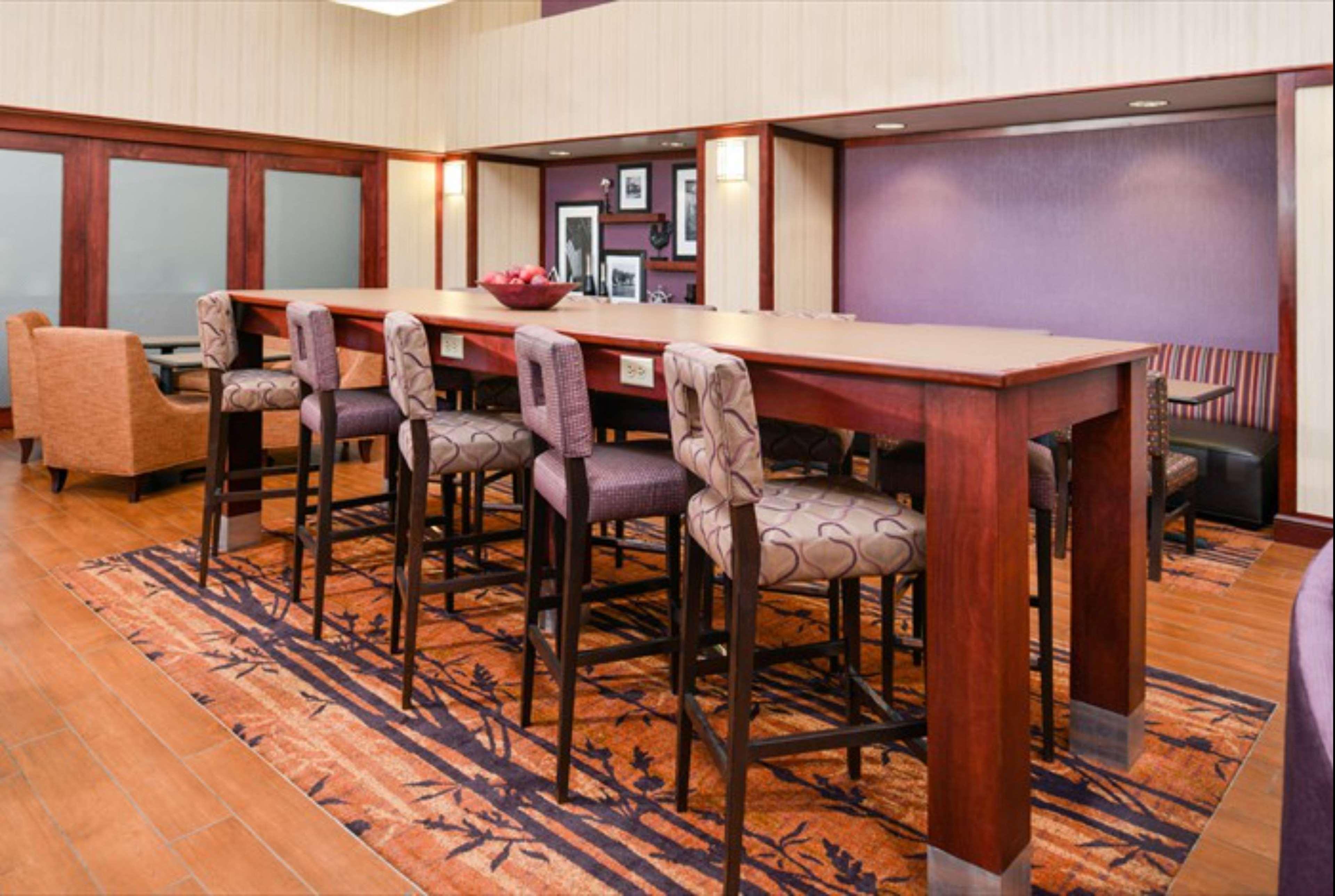 Hampton Inn & Suites Richmond Ngoại thất bức ảnh