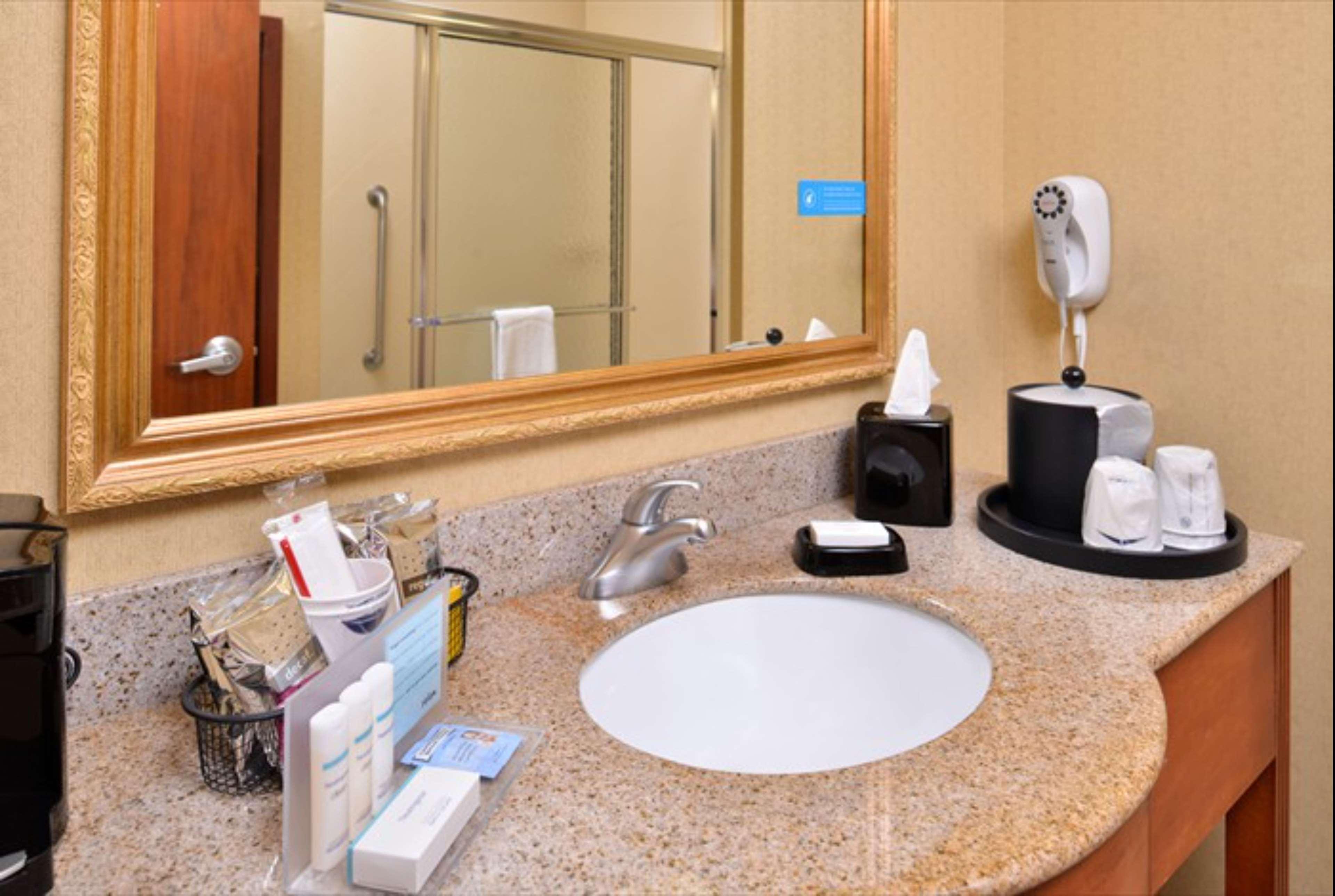 Hampton Inn & Suites Richmond Ngoại thất bức ảnh